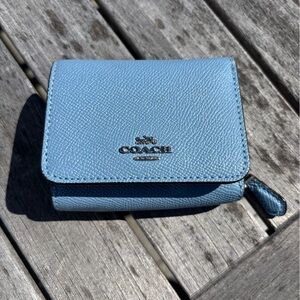 Coach Small Blue Leather Wallet – Snap & Zip Coin Pocket